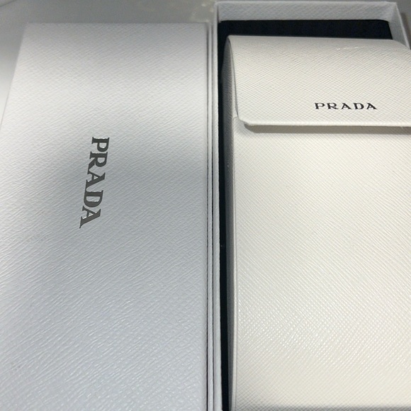 Iconic prada sunglasses - Picture 2 of 8